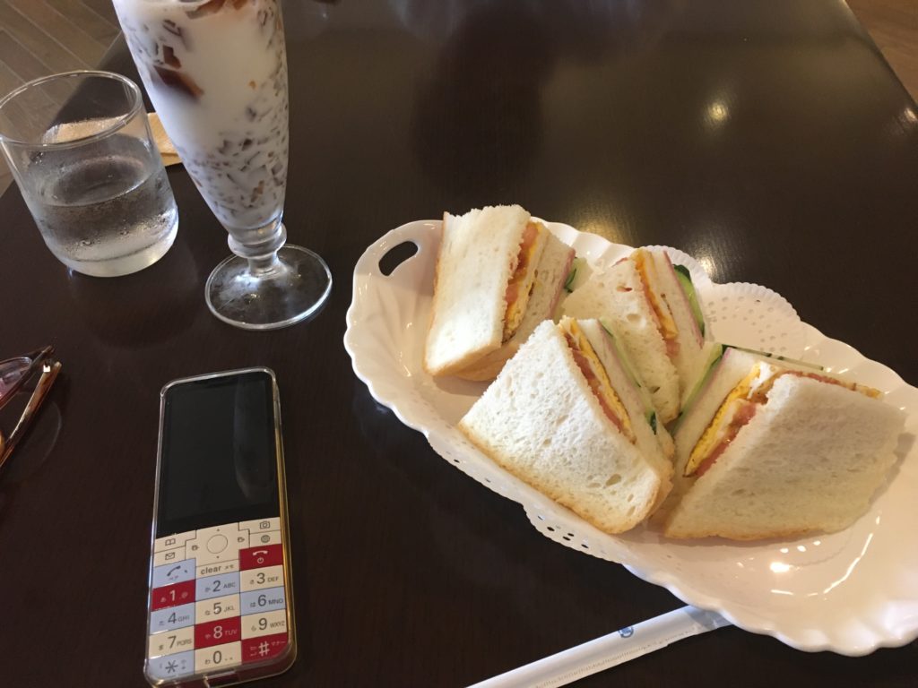モカ（サンドイッチとコーヒーゼリーオ・レ）