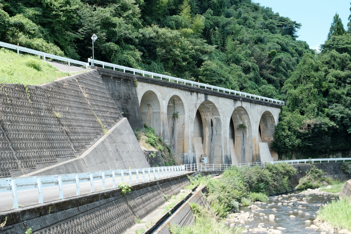 広浜鉄道今福線遺跡群「今福第三トンネルと5連アーチ橋」