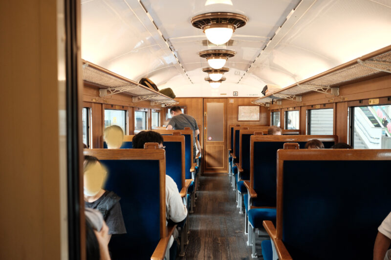 SLやまぐち号車内