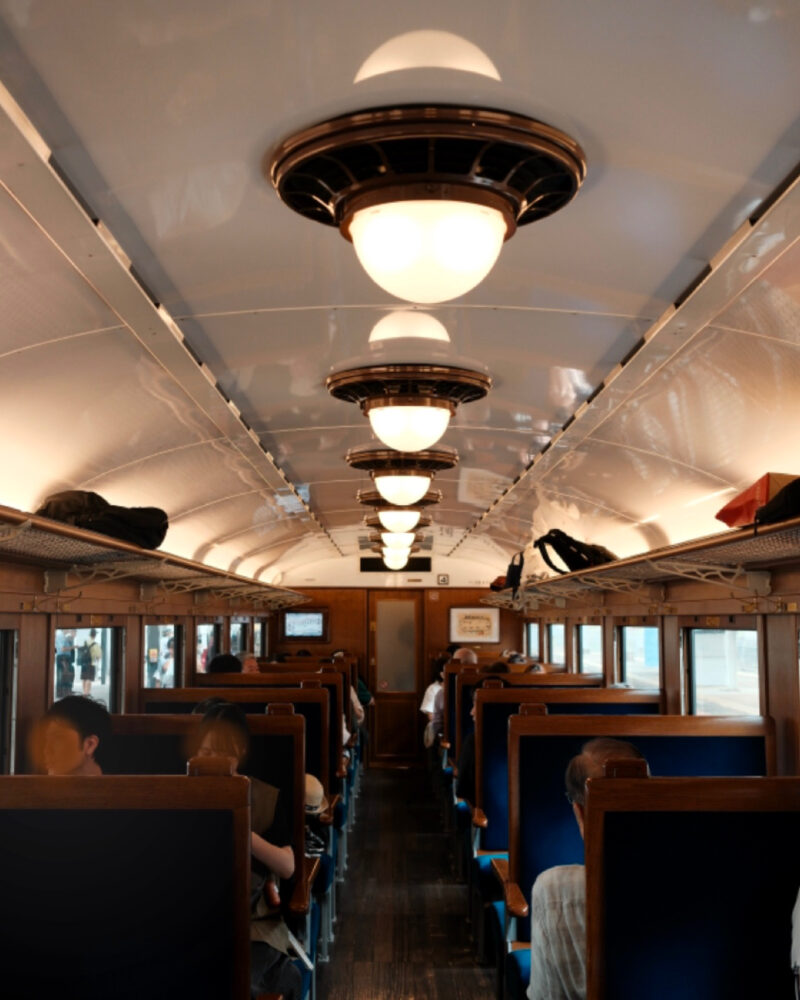 SLやまぐち号車内