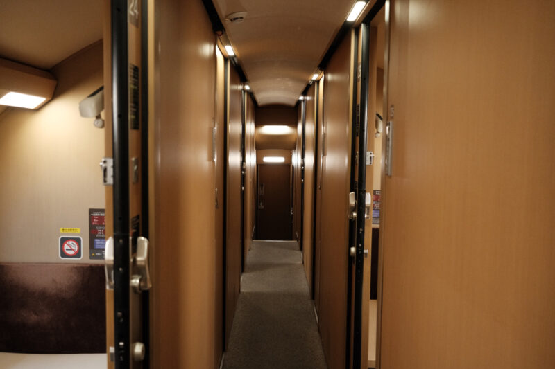 サンライズ出雲号通路