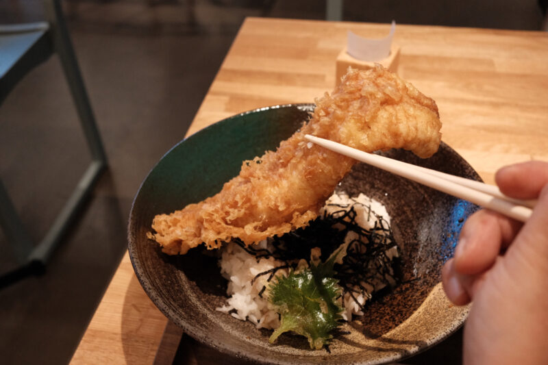 なぎの木テラスの大穴子天丼&有機野菜のサラダバー付き
