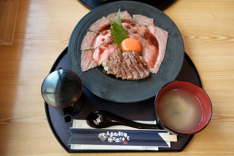 かつべ和牛ローストビーフ&ステーキ丼